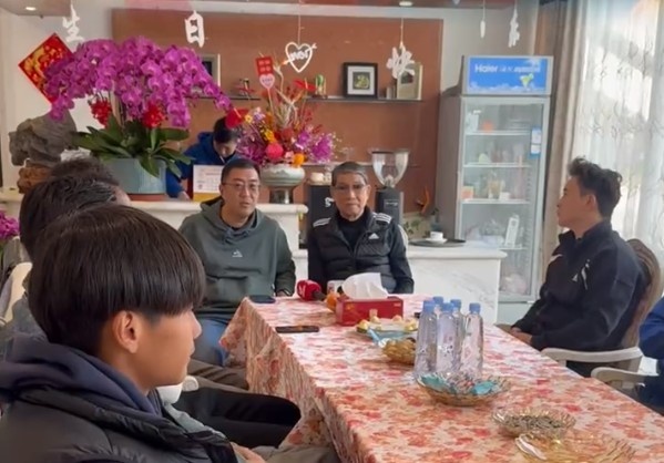  徐根寶寄語(yǔ)申花球員：世界杯出線才是硬道理，要為國(guó)家隊(duì)爭(zhēng)取榮譽(yù)