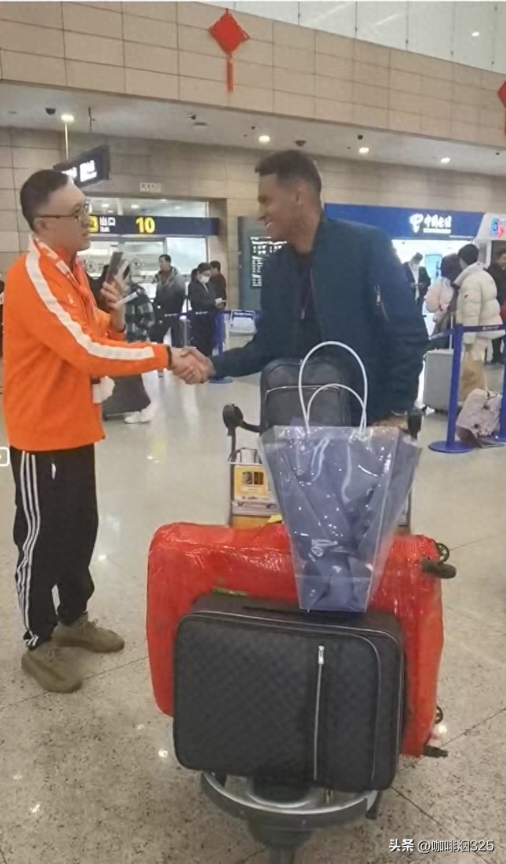  青島日報：前巴西國奧球員奧古斯托與海牛會合，球隊五外援到位