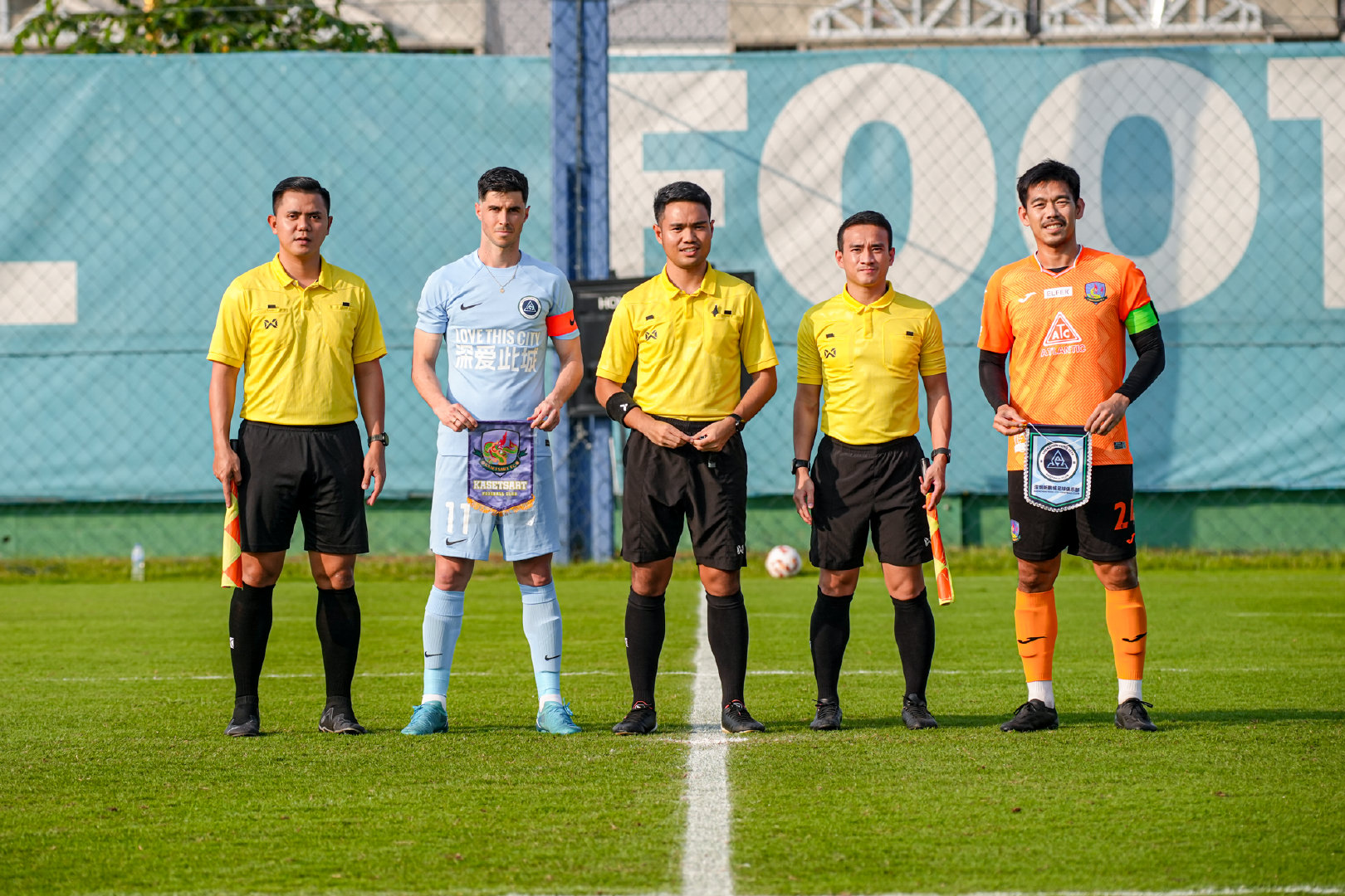  深圳新鵬城4-0戰(zhàn)勝泰甲球隊泰國農(nóng)業(yè)大學(xué)，取曼谷冬訓(xùn)首勝