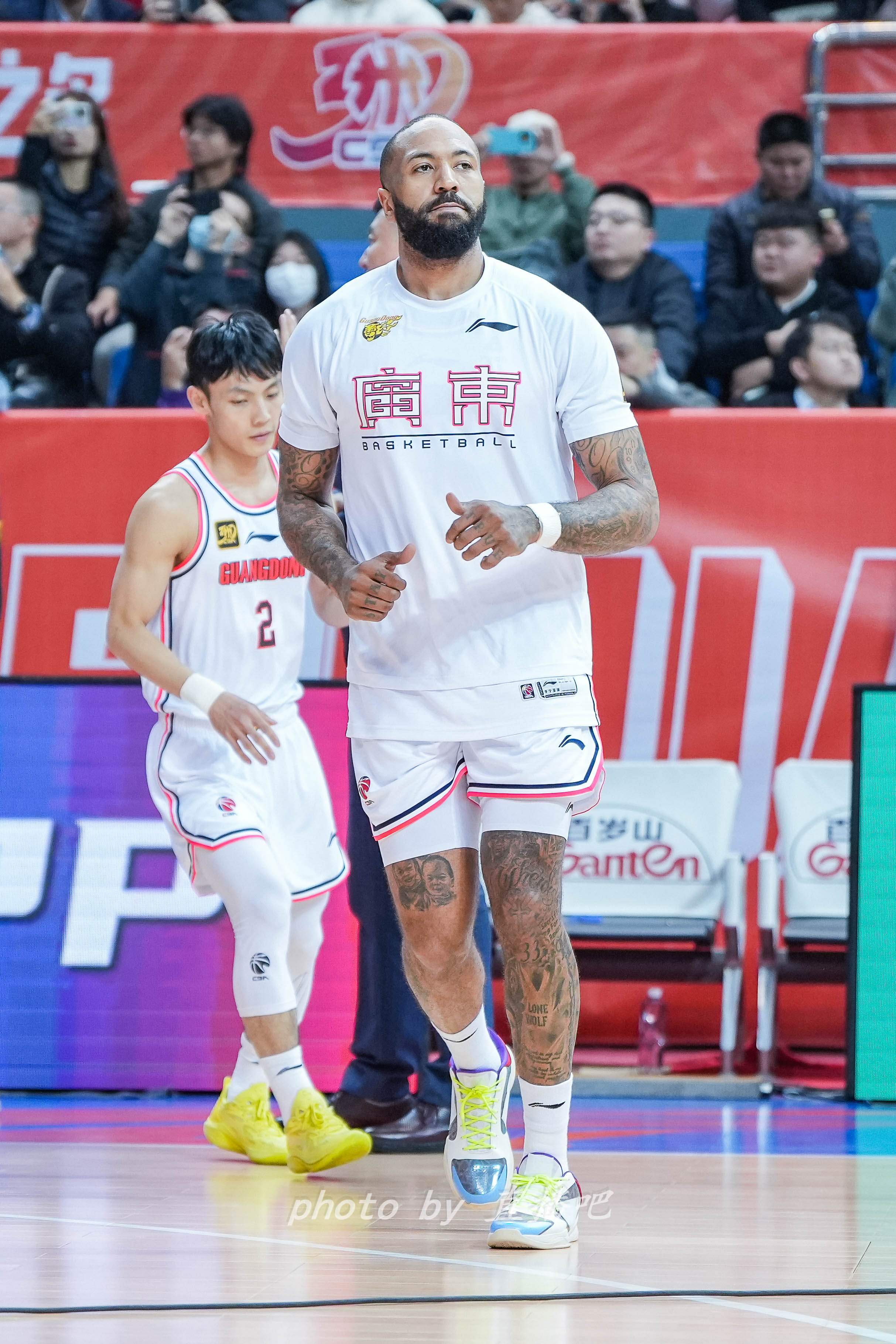  打得不錯！36歲吉倫沃特原本的第三外援卻成廣東男籃的真大腿