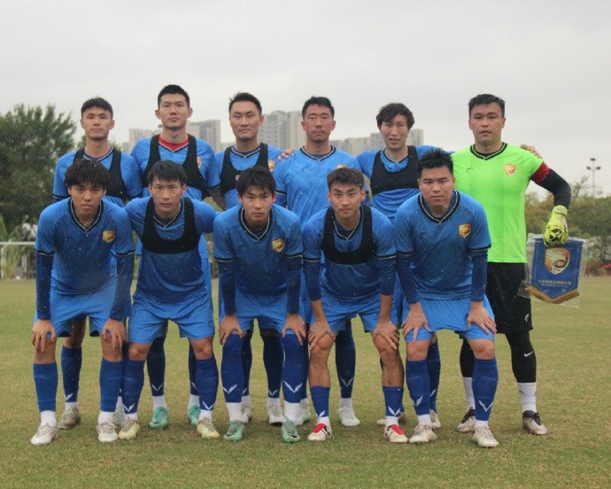  穆謝奎連入兩球?qū)⒈确帜孓D(zhuǎn)，大連鯤城2-1戰(zhàn)勝山西崇德榮海