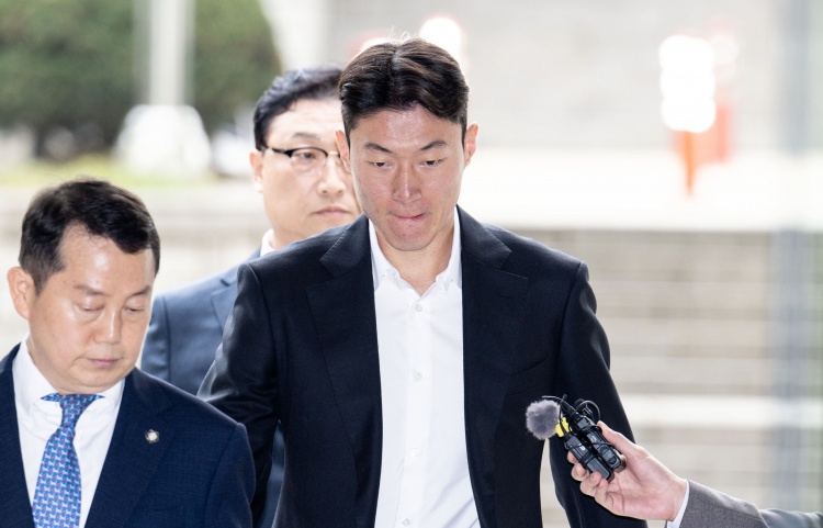  韓國國腳黃義助非法拍攝不雅視頻，一審被判有期徒刑1年緩刑2年！