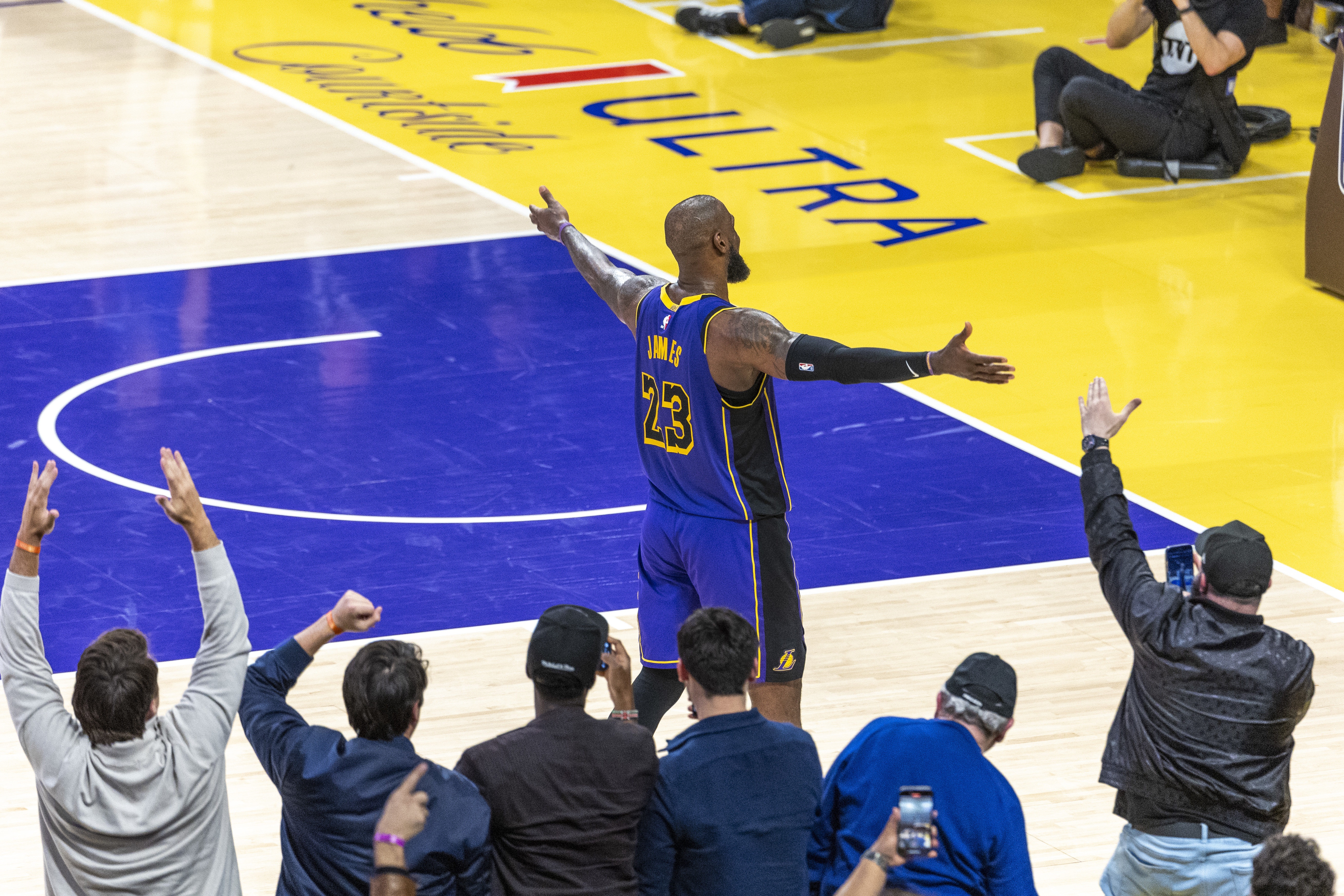  分析NBA目前的輿論環(huán)境：詹姆斯之后 聯(lián)盟門面成了一個(gè)燙手山芋？