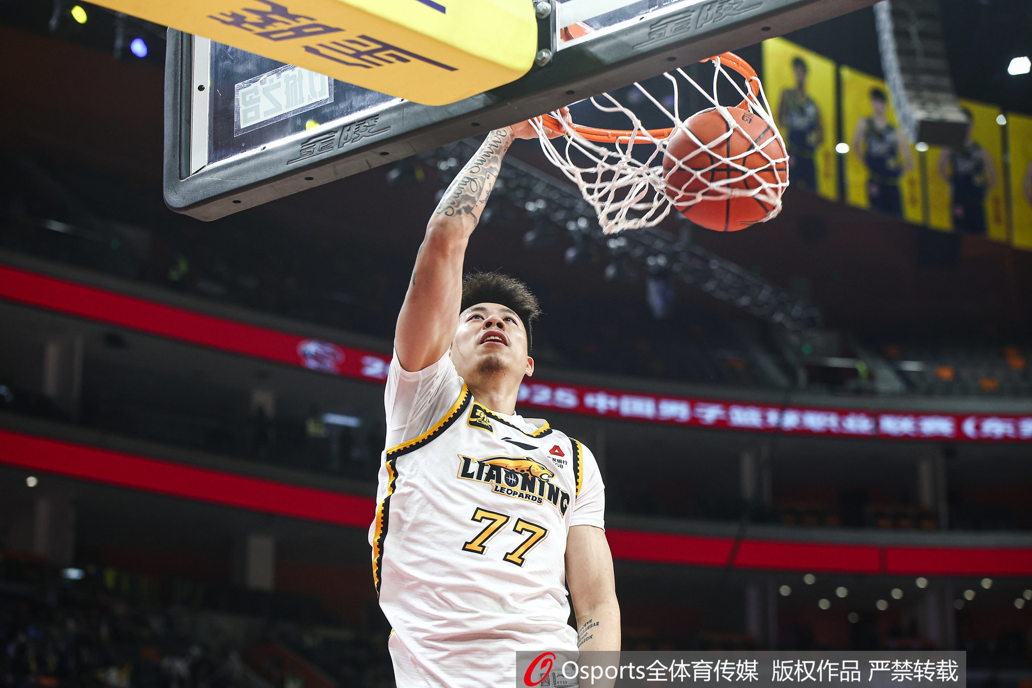  很拼！張鎮(zhèn)麟28投11中&三分14中5砍29分7板4助2斷 5個(gè)前場(chǎng)籃板